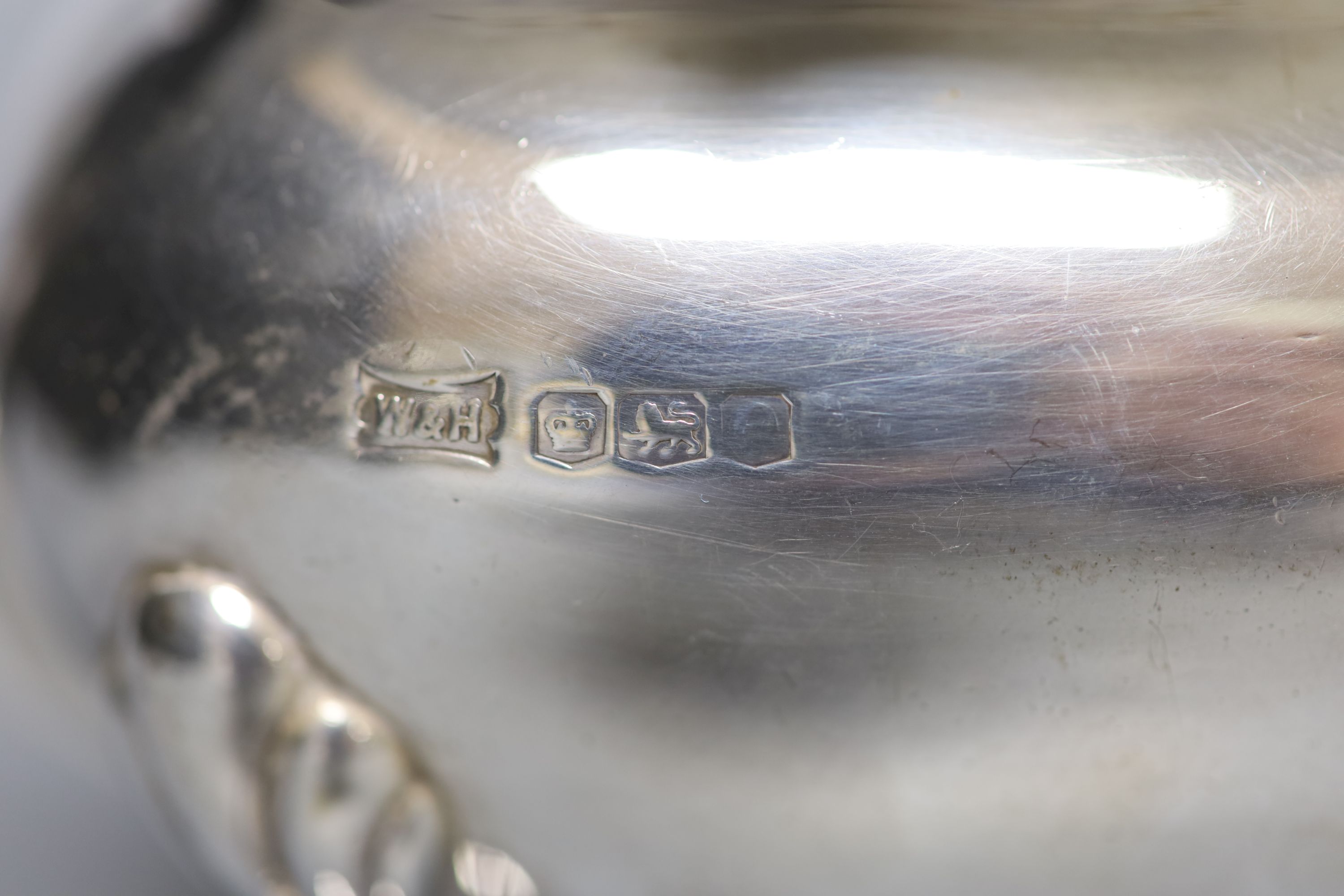 A George V silver teapot, Walker & Hall, Sheffield, 1922
